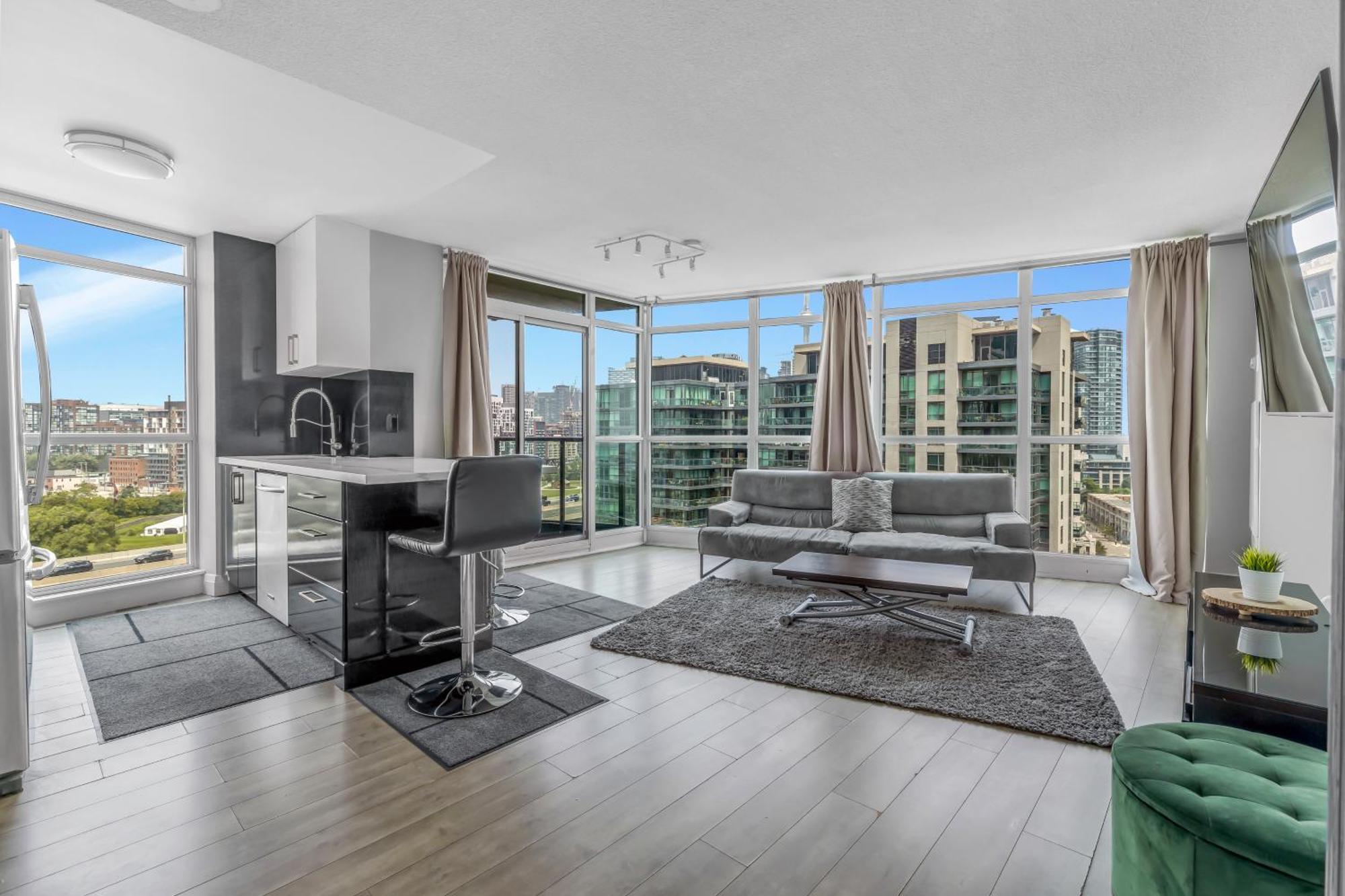 2 Bedroom With City Views With Free Parking And Pool Apartment